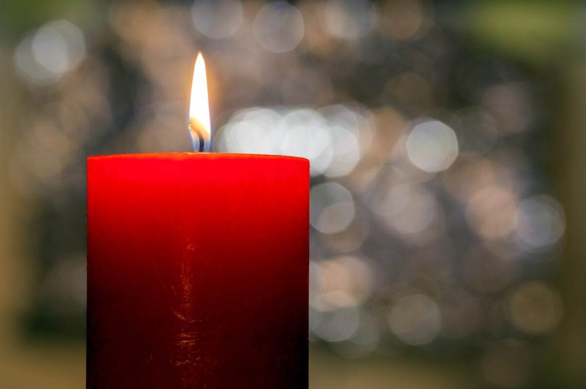 candles light christmas candle burning at night 2023 11 27 05 02 07 utc