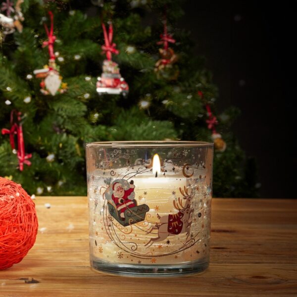 160224 SANTA LED CANDLE LIFESTYLE 2 05275